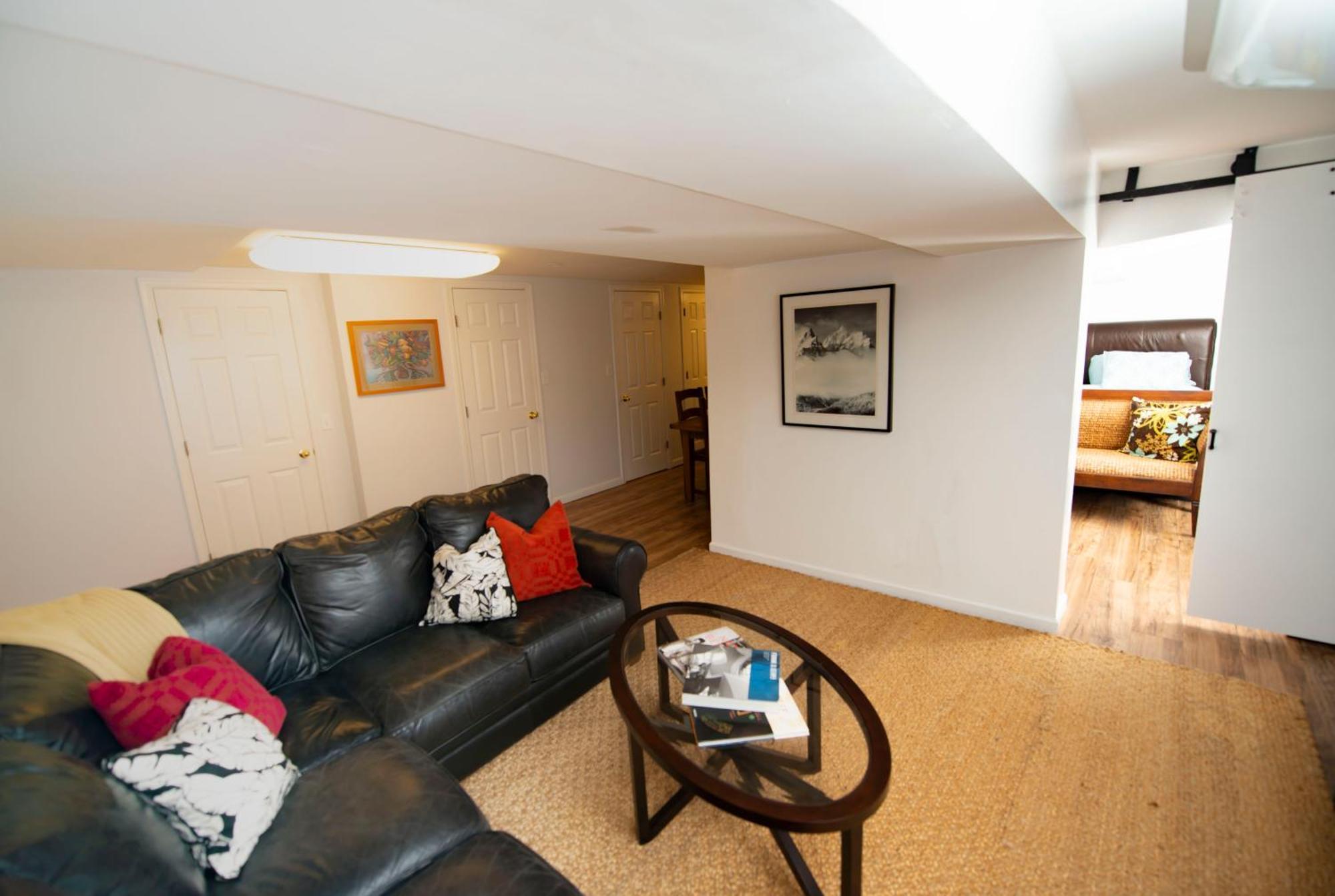 2 Bedroom By Zoo, Metro, Park And Embassies In Forest Hills - Best Location Washington Exterior photo
